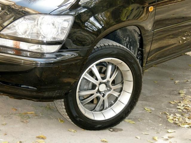 2001 Toyota Harrier