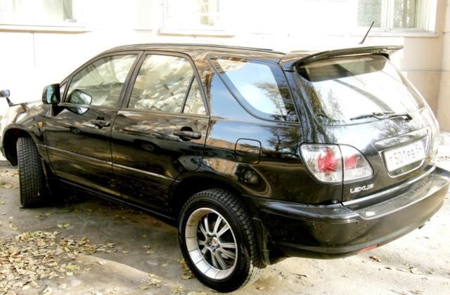 2001 Toyota Harrier