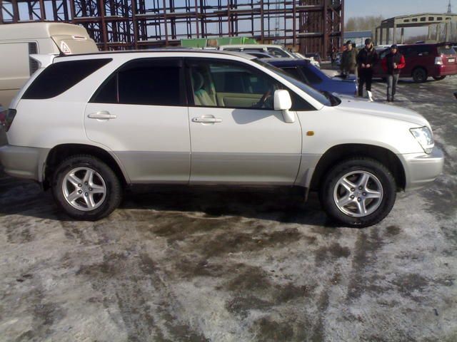 2001 Toyota Harrier