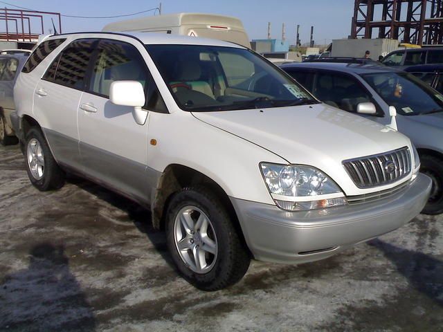 2001 Toyota Harrier