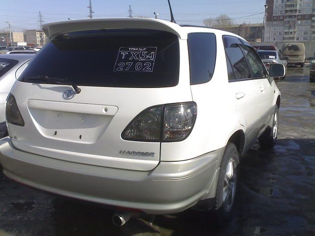 2001 Toyota Harrier