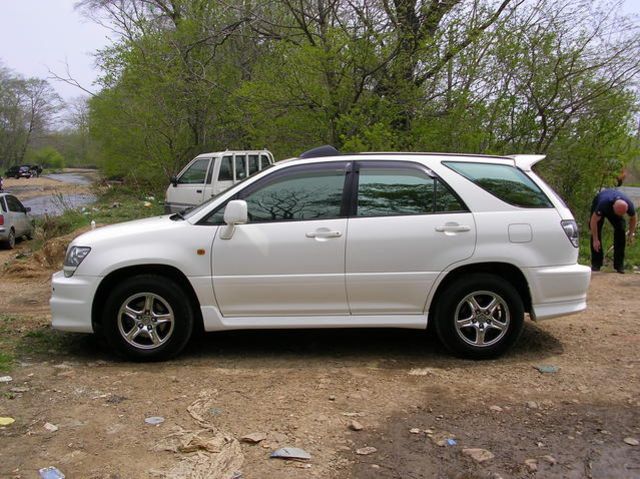 2001 Toyota Harrier
