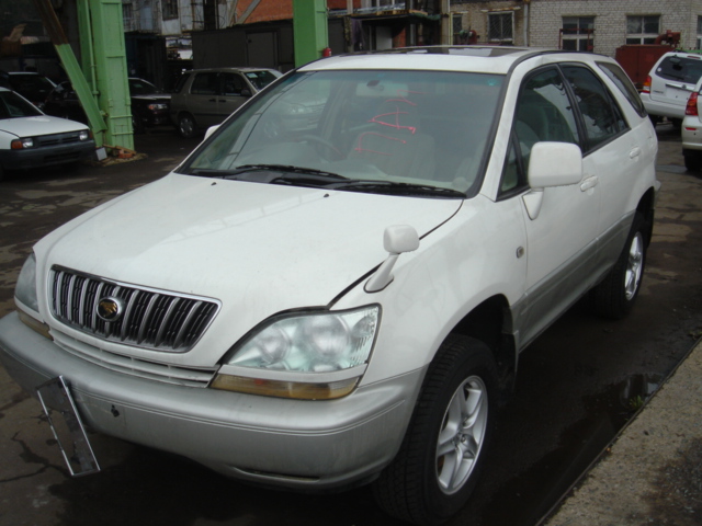 2001 Toyota Harrier Pics