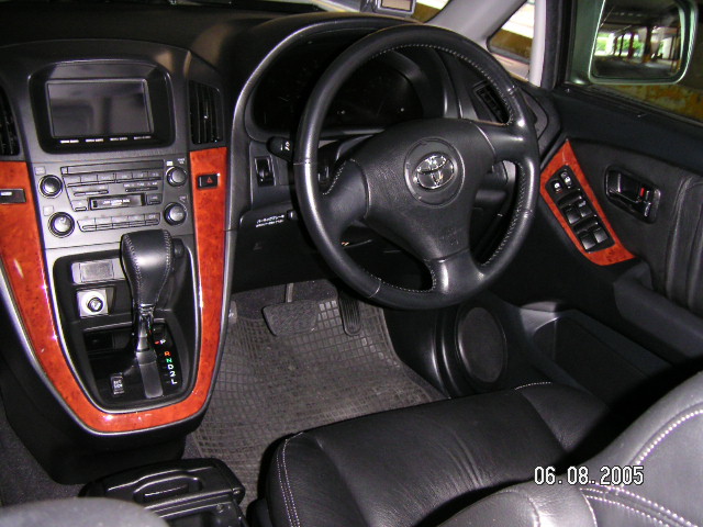 2001 Toyota Harrier Photos