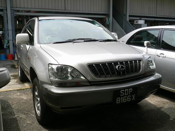 2001 Toyota Harrier Pictures