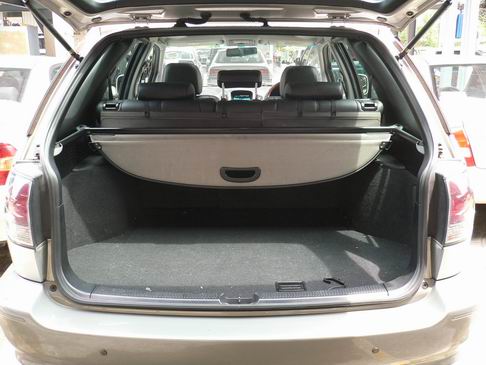 2001 Toyota Harrier Pictures