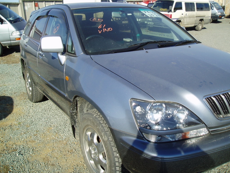 2001 Toyota Harrier Photos