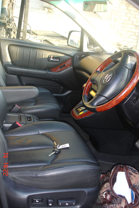 2001 Toyota Harrier Photos