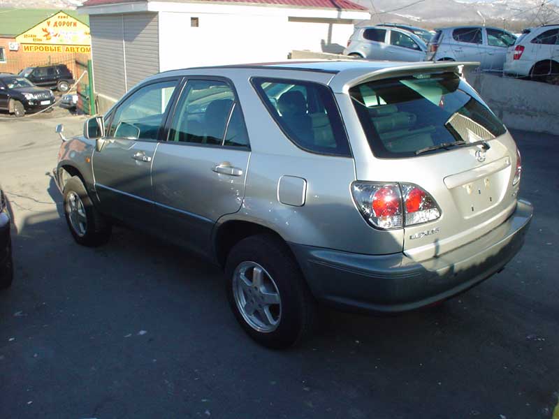 2001 Toyota Harrier Pictures