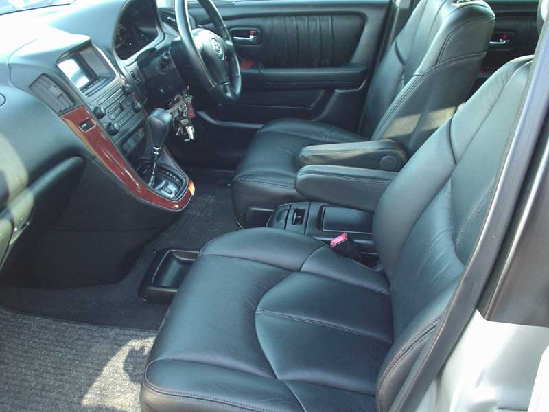 2001 Toyota Harrier Pictures