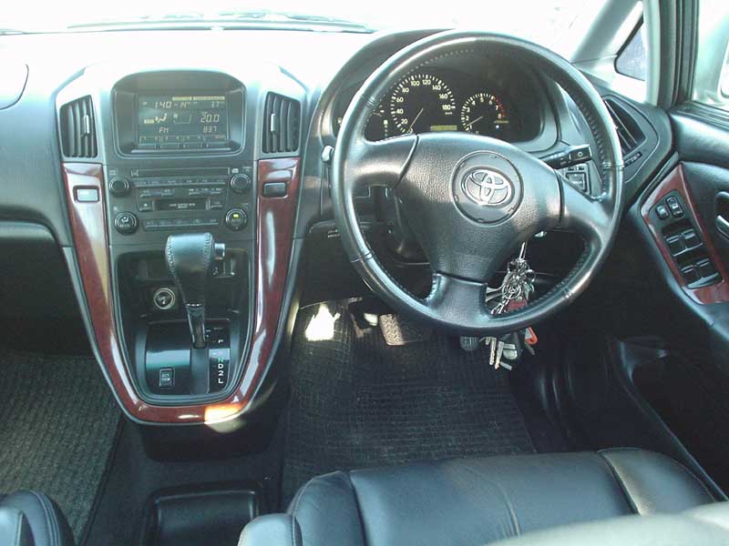 2001 Toyota Harrier Photos