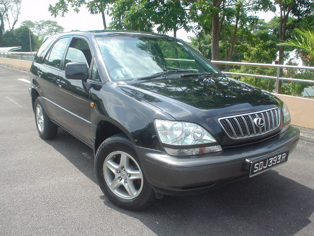 2001 Toyota Harrier Pictures