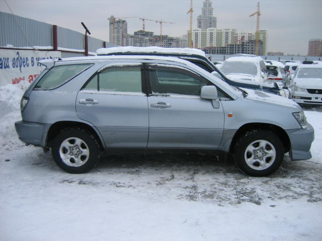 2001 Toyota Harrier Photos