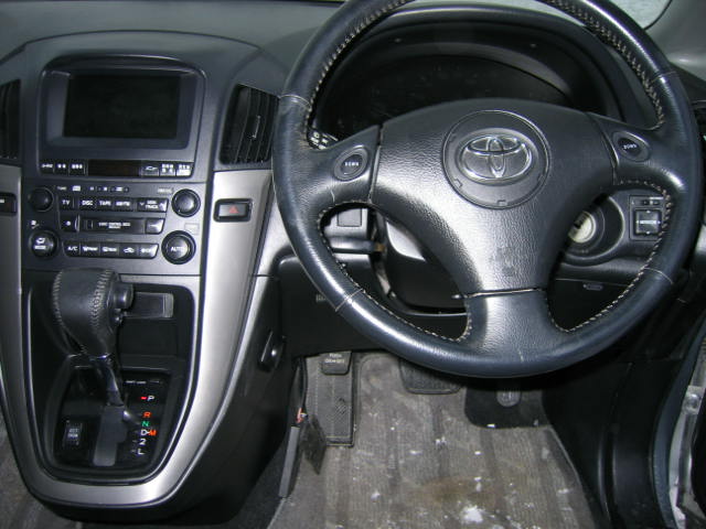 2001 Toyota Harrier Pictures