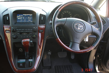 2001 Toyota Harrier Photos