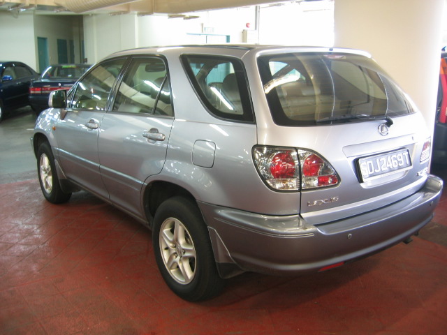 2001 Toyota Harrier Pics