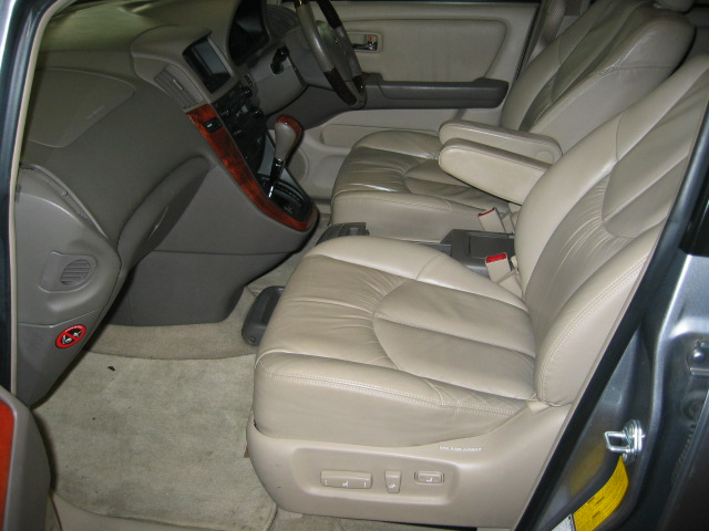 2001 Toyota Harrier Pictures