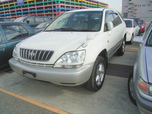 2001 Toyota Harrier Photos