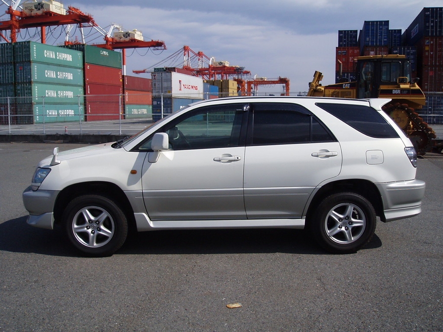 2001 Toyota Harrier Photos