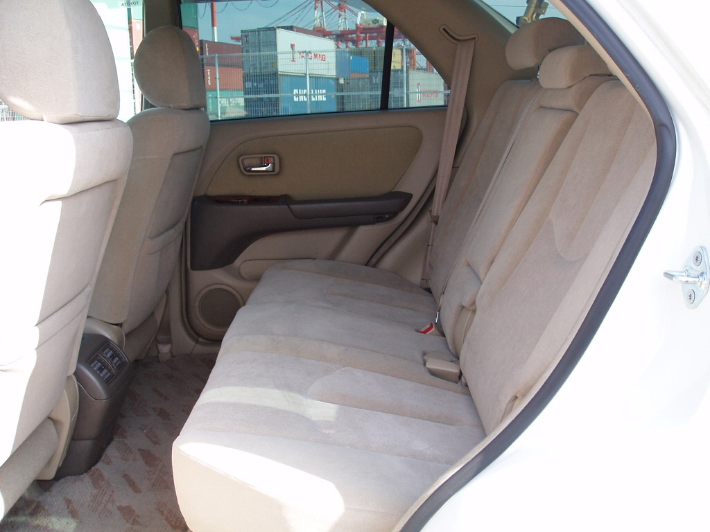 2001 Toyota Harrier Pictures