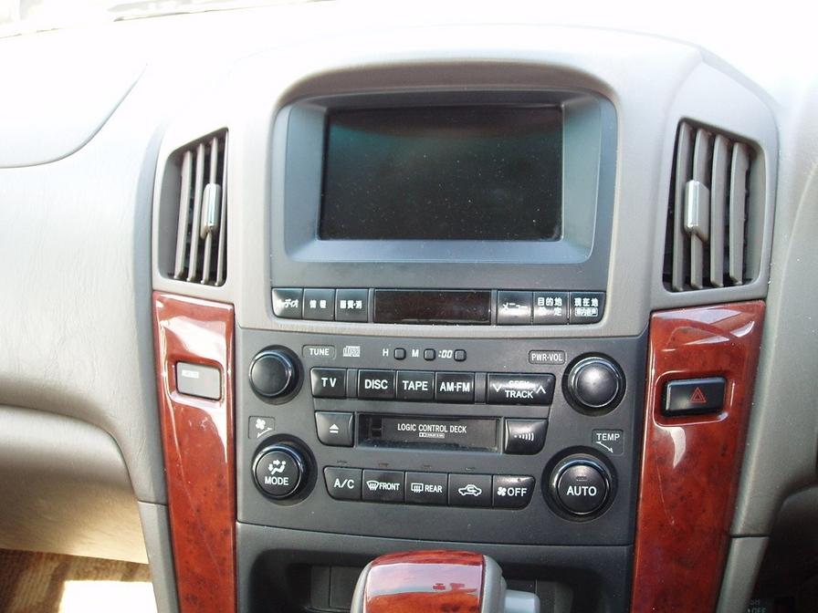 2001 Toyota Harrier Photos