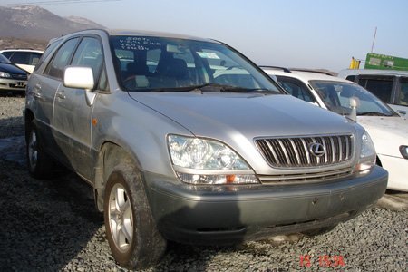2001 Toyota Harrier Images