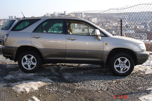 2001 Toyota Harrier Photos