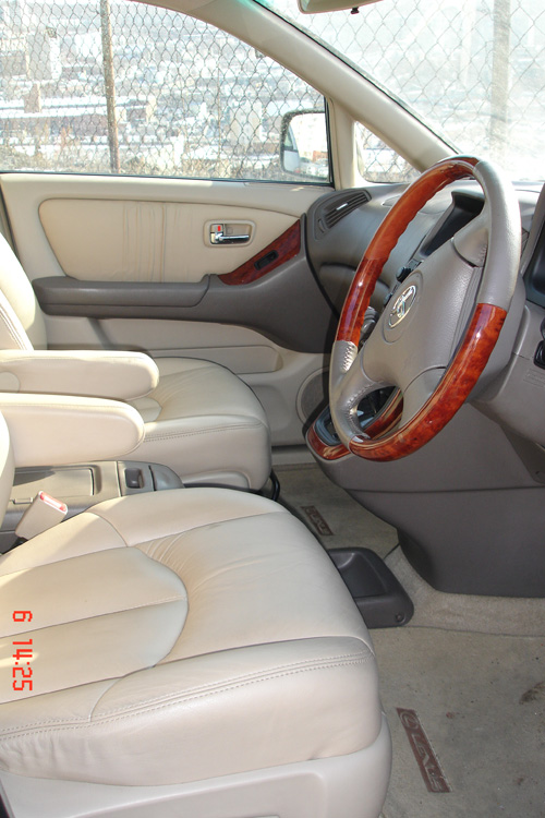 2001 Toyota Harrier Pictures