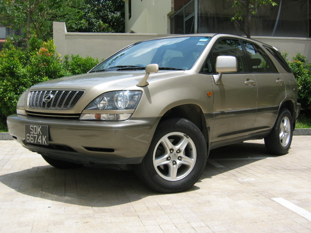 2001 Toyota Harrier Photos