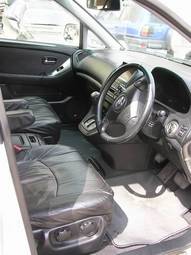 2001 Toyota Harrier Images