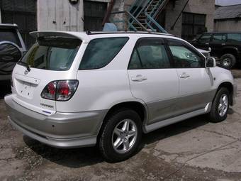 2001 Toyota Harrier Photos