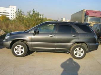 2001 Toyota Harrier Photos