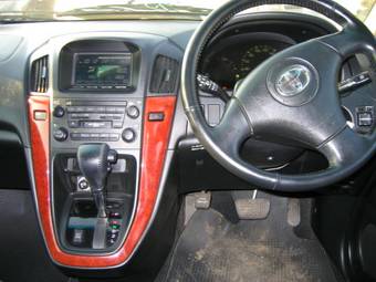 2001 Toyota Harrier Photos