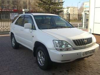 2001 Toyota Harrier Pictures