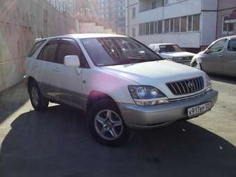 2001 Toyota Harrier Photos