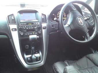 2001 Toyota Harrier Photos