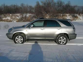 2001 Toyota Harrier Photos