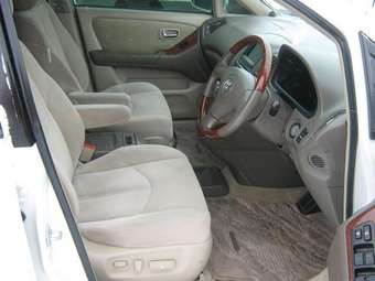2001 Toyota Harrier Pictures
