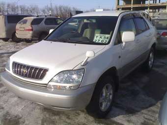 2001 Toyota Harrier Pictures