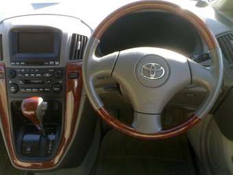 2001 Toyota Harrier Photos