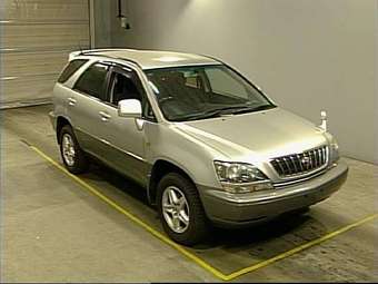 2001 Toyota Harrier Images