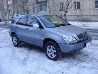 2001 Toyota Harrier Images