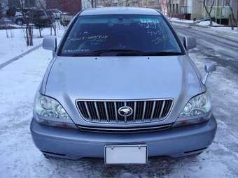 2001 Toyota Harrier Pics