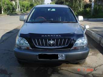 2001 Toyota Harrier Pictures