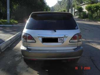2001 Toyota Harrier Photos