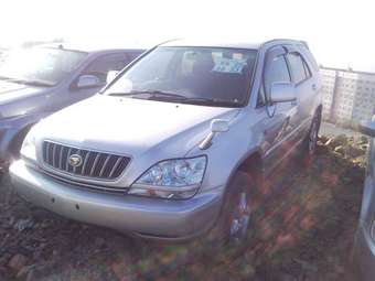 2001 Toyota Harrier Photos