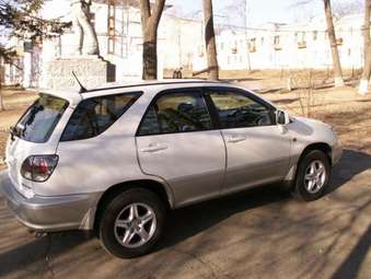 2001 Toyota Harrier Pictures