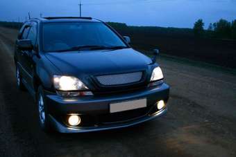 2001 Toyota Harrier Pics