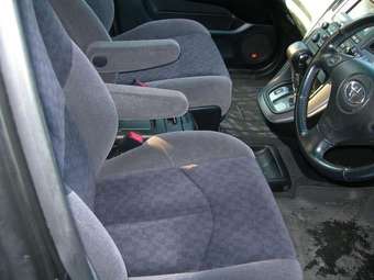 2001 Toyota Harrier Photos