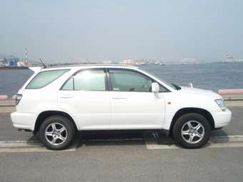 2001 Toyota Harrier Photos